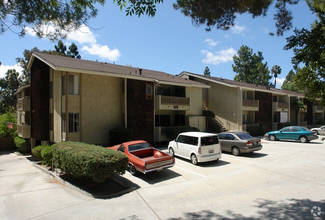 Lynn Villa Apartments - Enclave 693