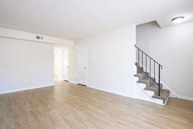 Foto del edificio - Earle of Warwick Square