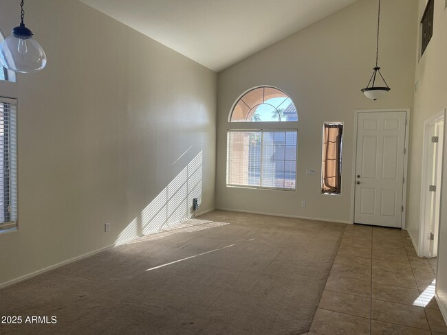 Building Photo - 4816 S Emery Cir