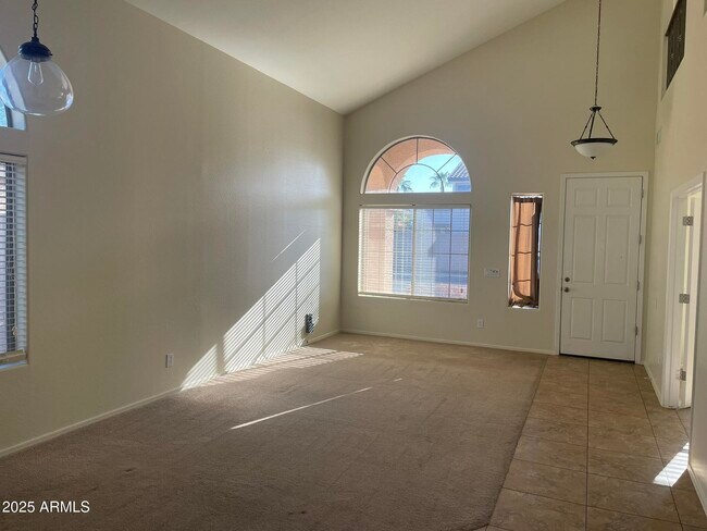 Foto del edificio - 4816 S Emery Cir