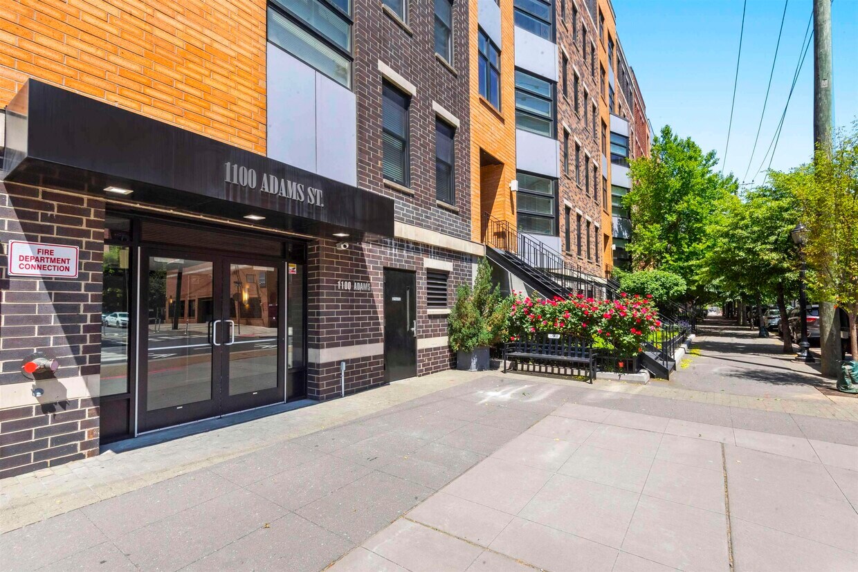 Foto principal - 1100 Adams St