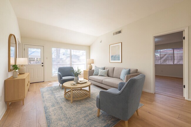 Building Photo - 462 Capehill Dr