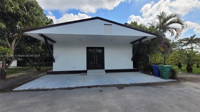 Building Photo - 14401 SW 48th Ct