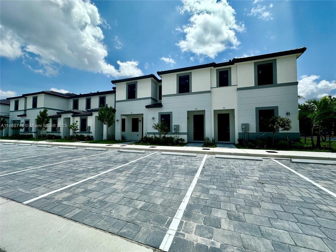 Foto principal - 120 NW 10th St