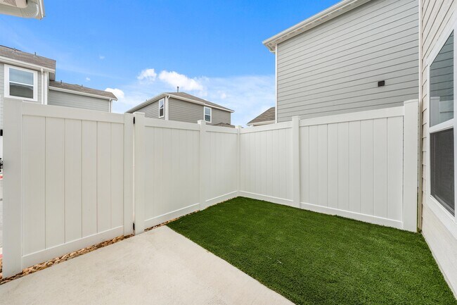 Foto del edificio - 6019 Cooper Cash