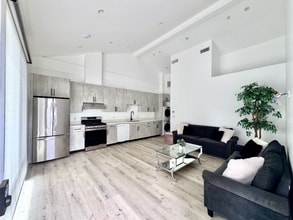 Building Photo - 7822 Shadyspring Dr