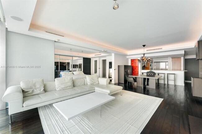 Foto del edificio - 1331 Brickell Bay Dr