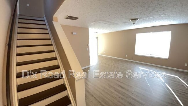 Building Photo - 121 Kaitlin Wy