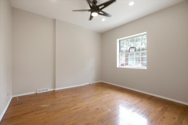 Foto del edificio - 1611 N Wood St