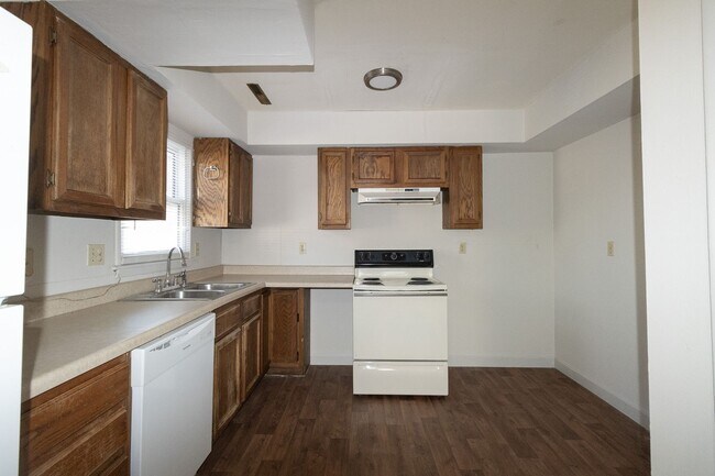 Foto del edificio - 2800 Isherwood Dr