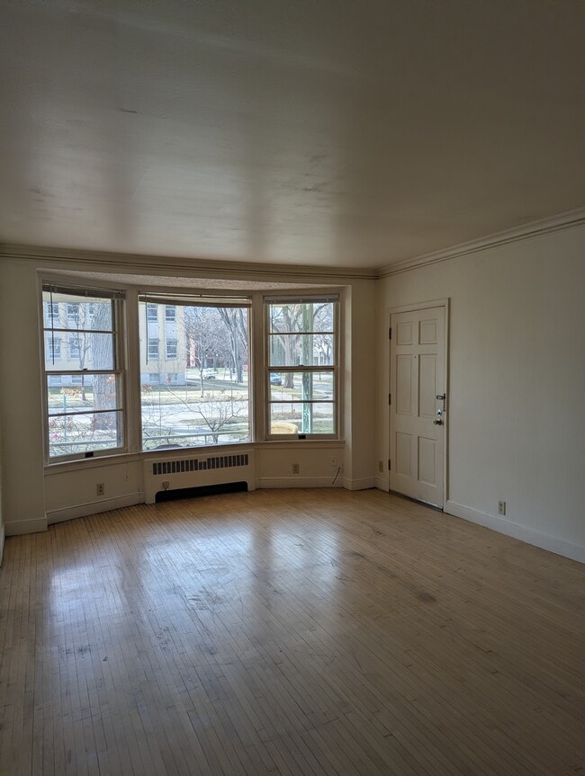 Building Photo - 300 8th St S