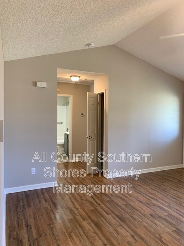 Building Photo - 641 University Forest Cir