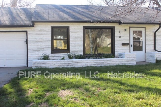 Photo - 670 S 69th St House