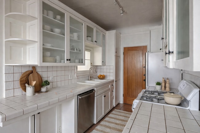 Building Photo - 1345 N Hayworth Ave