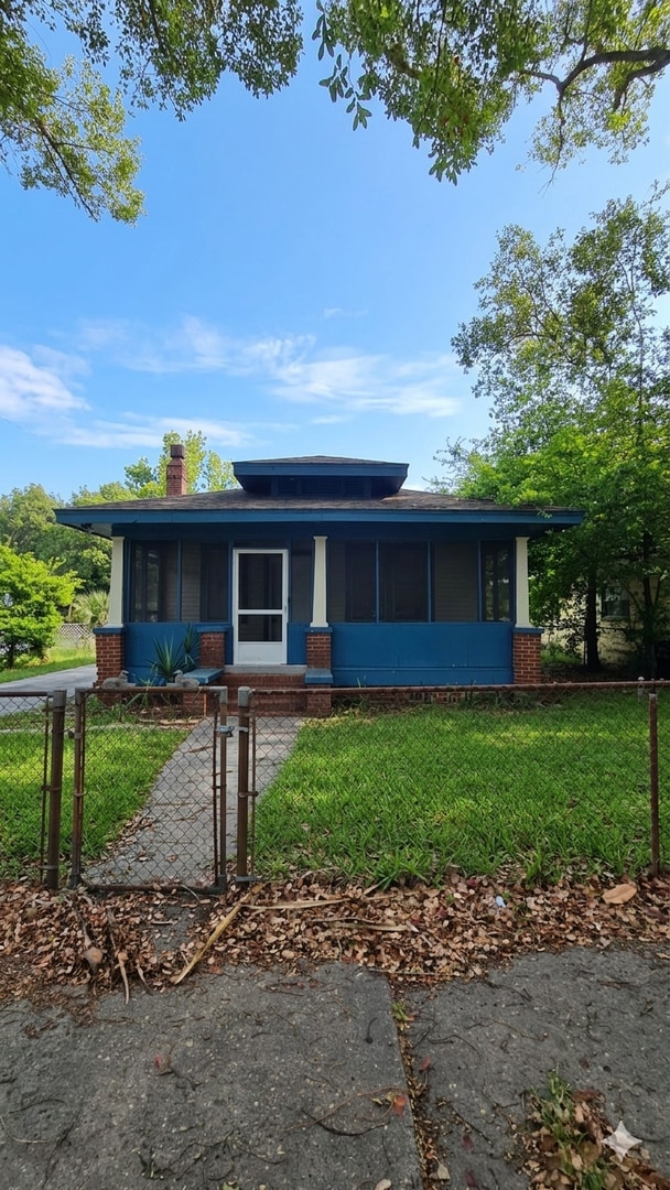 Building Photo - 1735 Brackland St