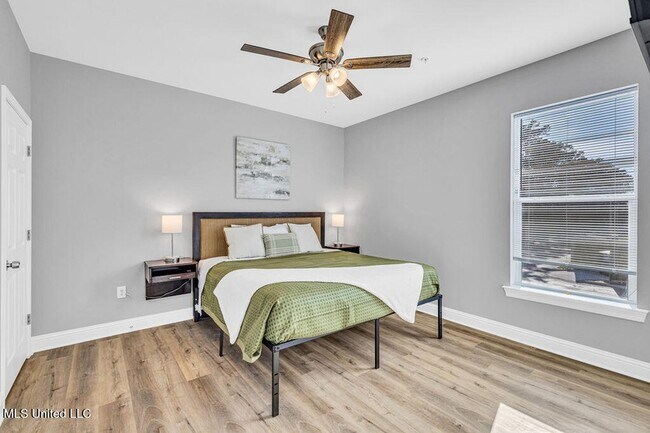 Foto del edificio - 12088 Lamey Brg Rd