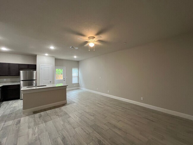 Building Photo - 7813 Savanah Brooks, Live Oak, TX. 78233