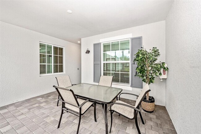 Building Photo - 12470 Wellen Golf St