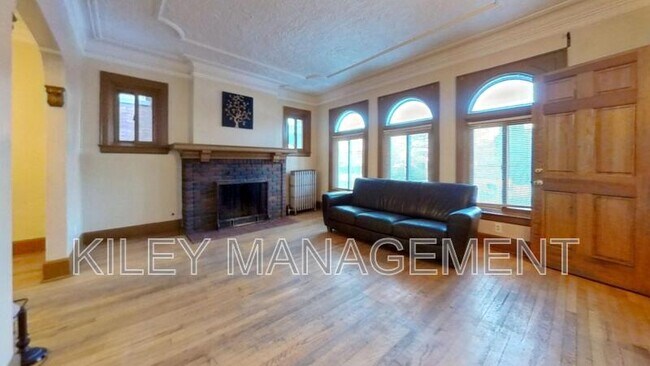 Foto del edificio - 16215 Fairfield St