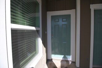 Building Photo - 9485 Star Dr