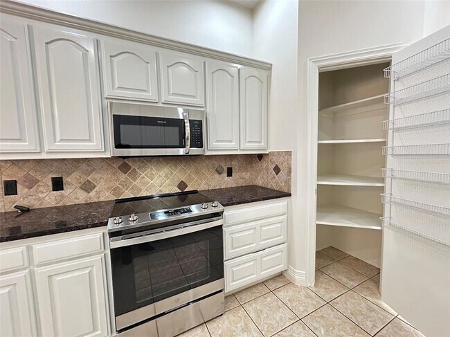 Foto del edificio - 700 Cornell St