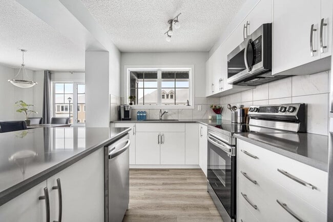 Photo du bâtiment - 805 Windbury Pl SW