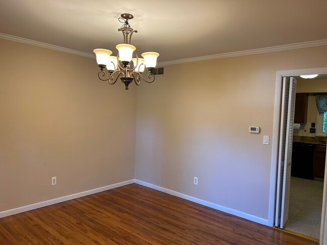 Building Photo - 119 W 41st St