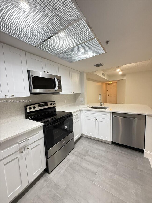 Foto del edificio - 5015 Wiles Rd