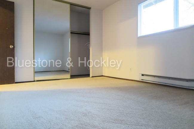 Building Photo - 12520 SW Gem Ln