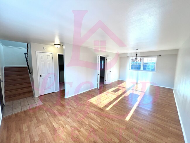 Foto del edificio - Spacious 2 Bed, 1.5 Bath Condo/Townhome in...