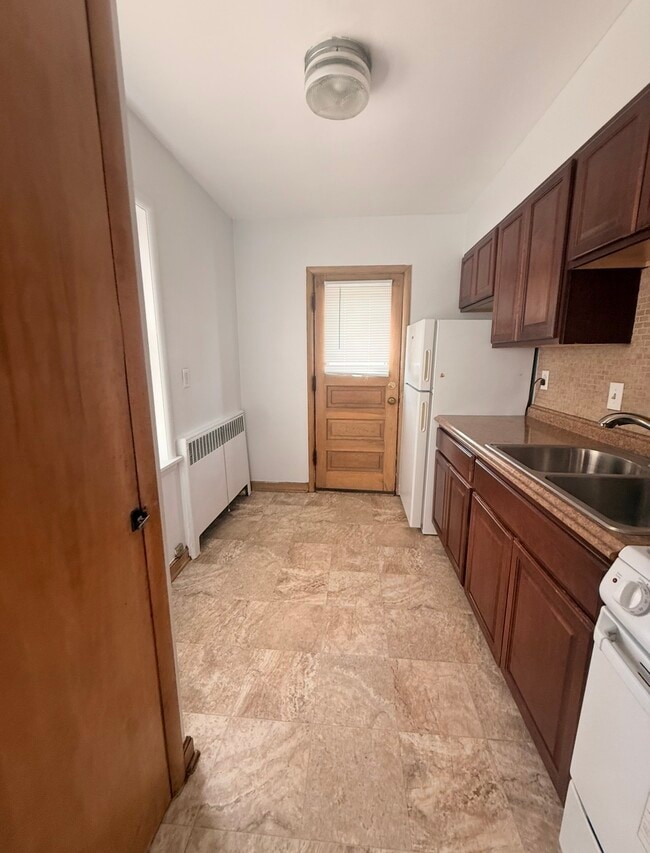 Foto del edificio - 4002 N Farwell Ave