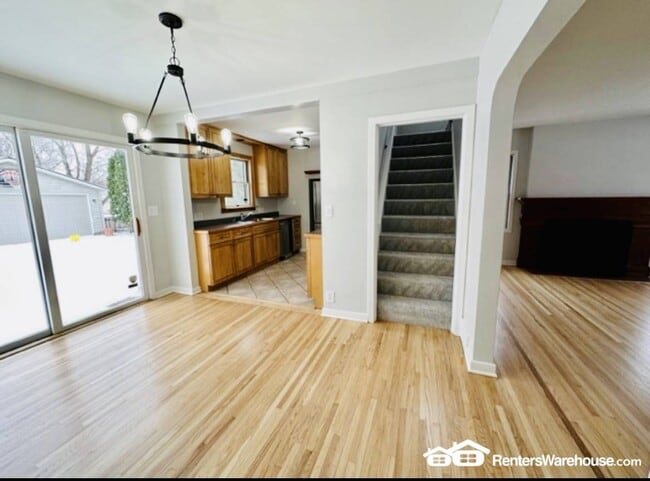 Building Photo - 5109 Windsor Ave