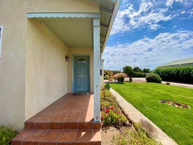 Foto del edificio - Hidden Gem 4 bed 2 bath home in Carpinteri...