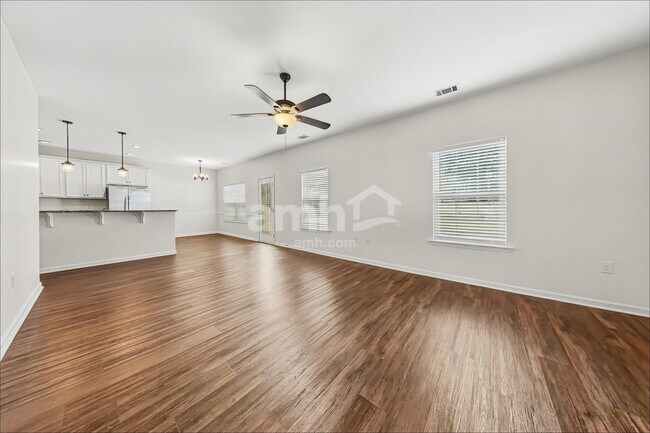 Foto del edificio - 455 Sunbury Dr