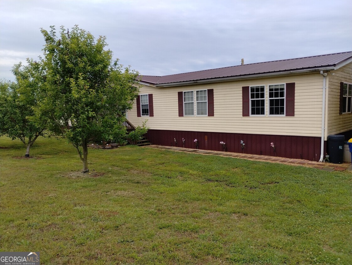Primary Photo - 28 Adams Ln