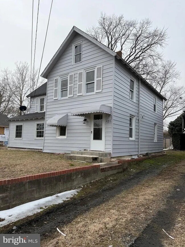 Building Photo - 406 Bridge St