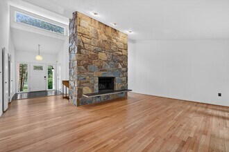 Building Photo - 9404 Woodington Dr
