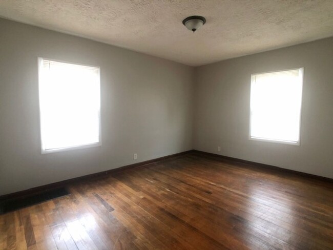 Foto del edificio - 2 BEDROOM RANCH HOME - MOVE-IN READY!