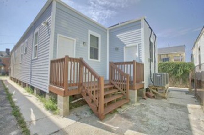 Building Photo - 705 Felicity St
