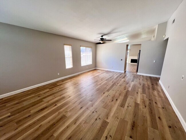 Foto del edificio - Coming Soon! 3 Bedroom SINGLE STORY home located in Murrieta for LEASE!