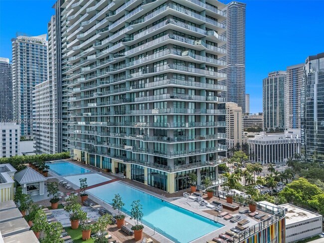 Foto del edificio - 1300 S Miami Ave