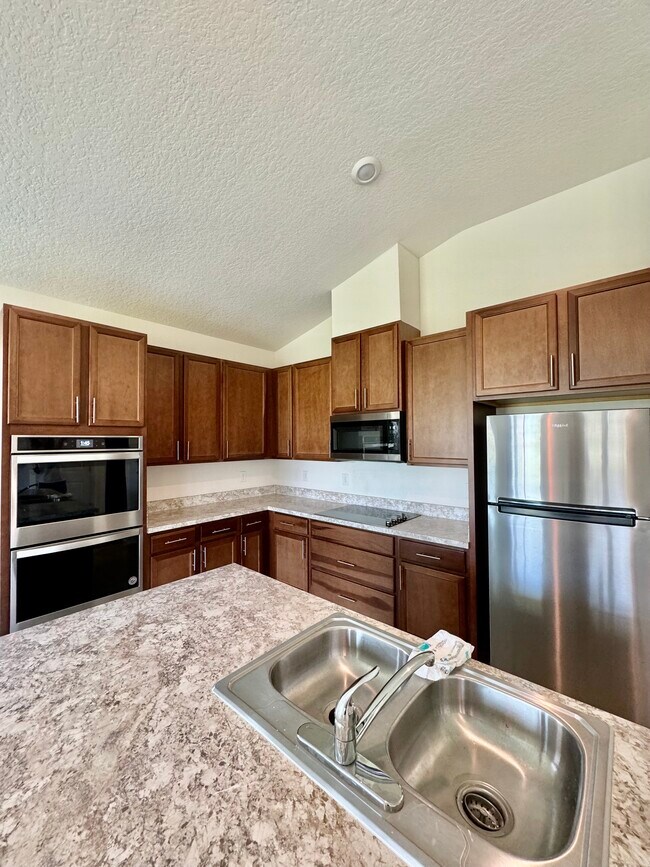 Building Photo - 14 Las Casitas Blvd