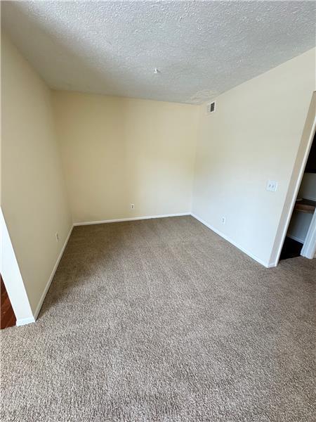 Building Photo - 79 Knollwood Cir