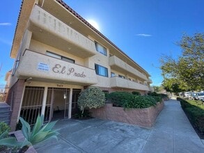 Building Photo - 949 W 26th St