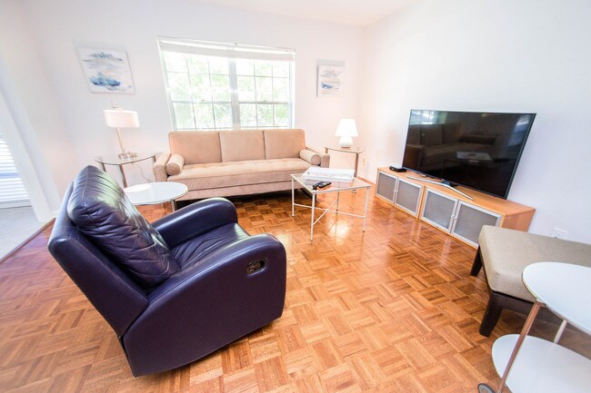 Foto del edificio - 5510  Tamberlane Circle 241