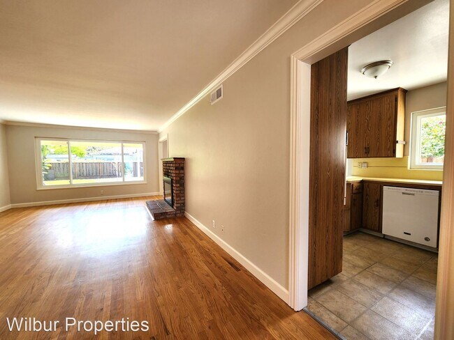 Foto del edificio - 3 br, 2 bath House - 415 Durham Avenue