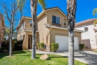 Building Photo - 525 Shadow Ln