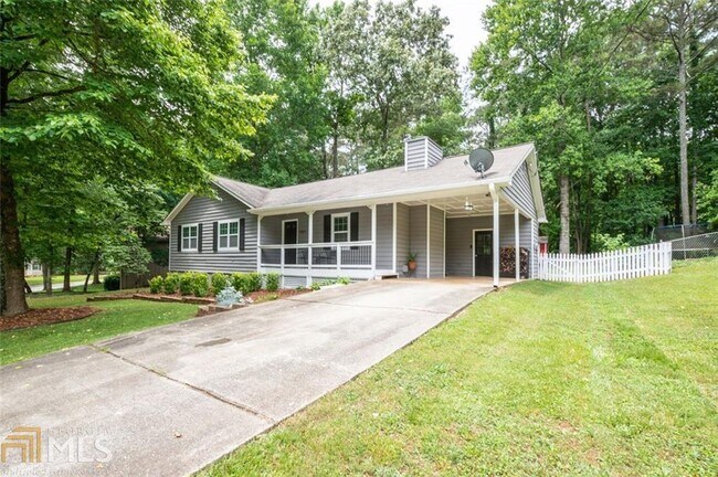 Building Photo - 697 Regina Ct NW