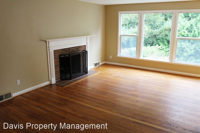 Foto del edificio - 3 br, 2 bath House - 8234 43rd AVE NE