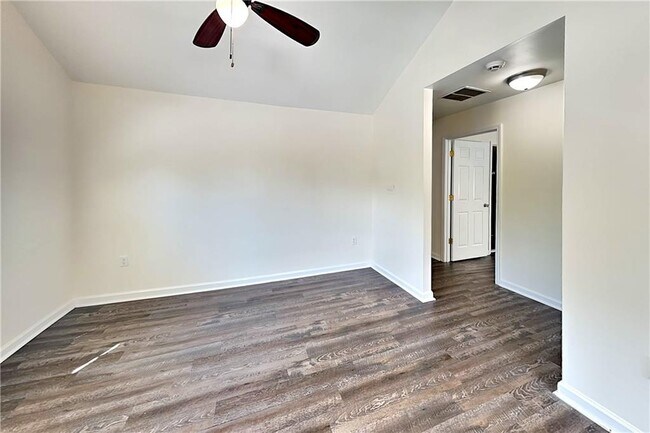Foto del edificio - 232 Chappell Rd NW